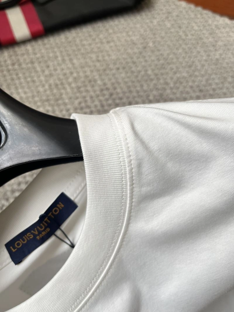 Breathable Louis Vuitton T-Shirts 135720