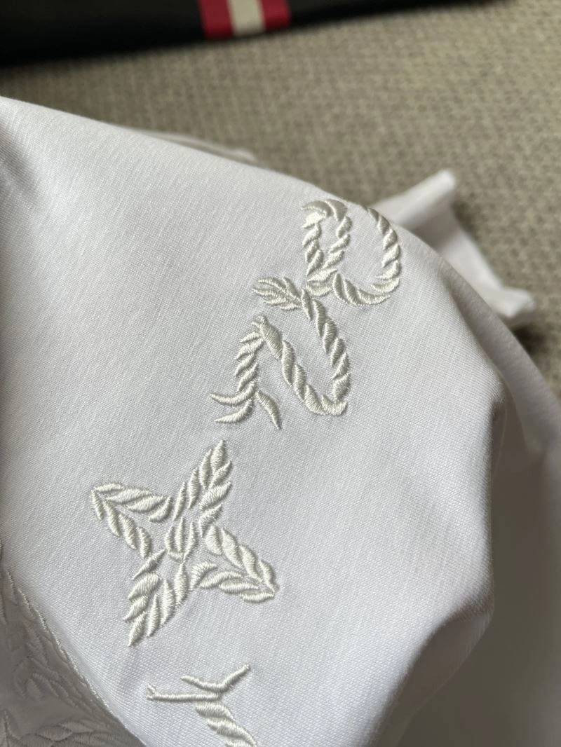 TechFriendly Louis Vuitton T-Shirts 135723