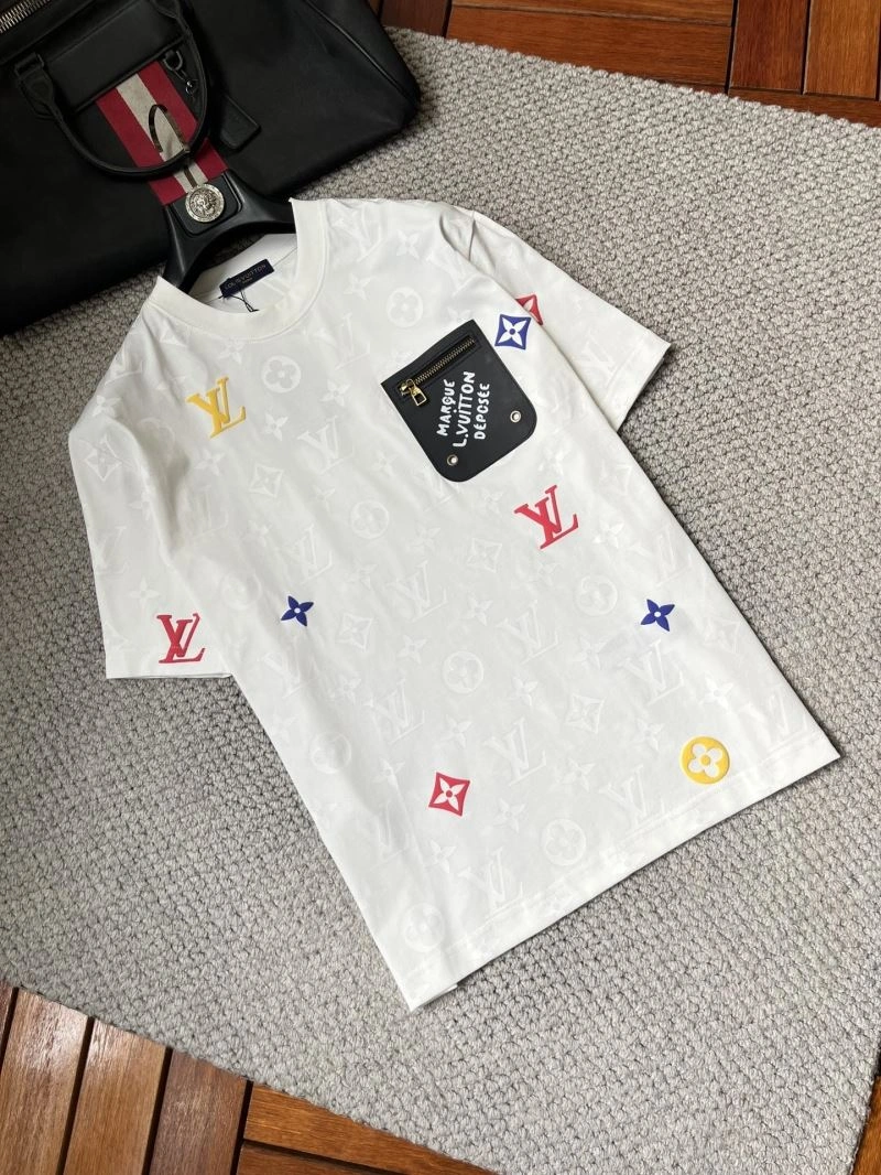 Snug Louis Vuitton T-Shirts 135726