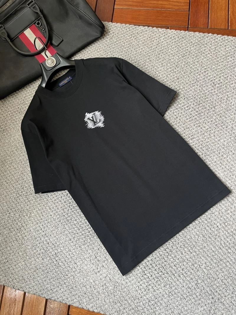 Elegant Louis Vuitton T-Shirts 135715