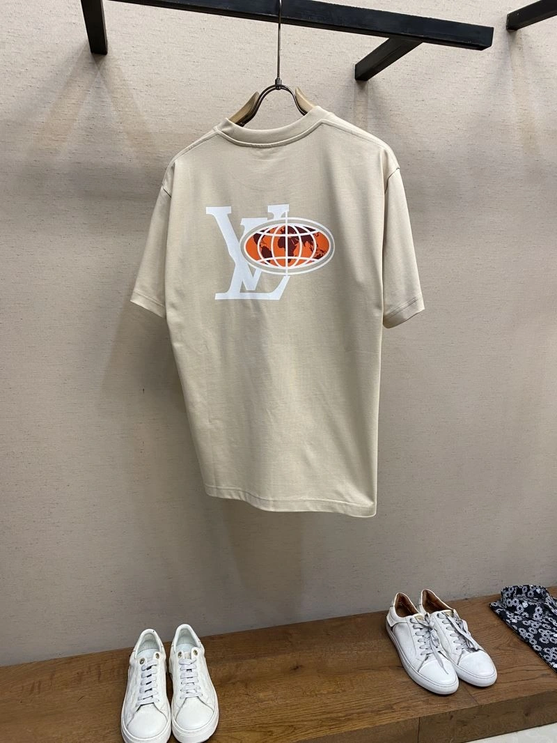 Flexible Louis Vuitton T-Shirts 135699