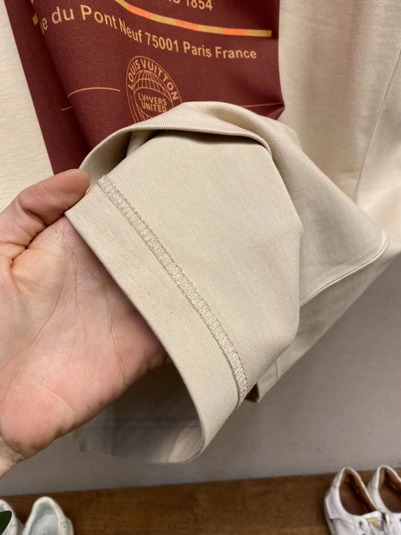 Flexible Louis Vuitton T-Shirts 135699