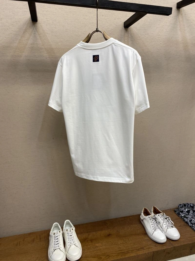 Louis Vuitton T-Shirts Snug 135687