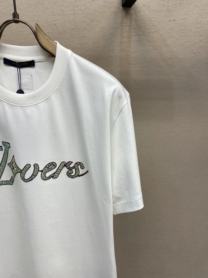 Louis Vuitton T-Shirts Snug 135687