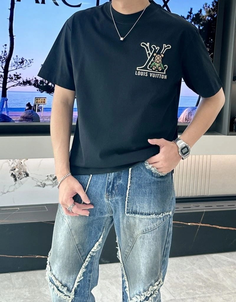Affordable Louis Vuitton T-Shirts 135690