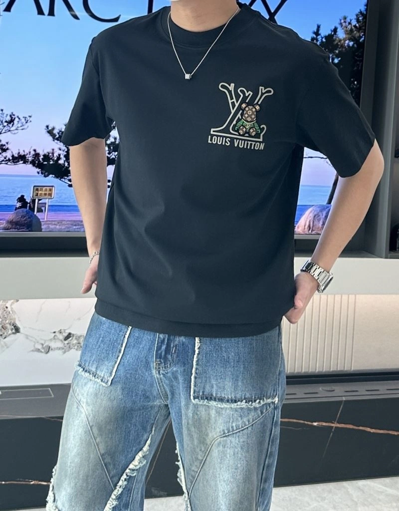 Affordable Louis Vuitton T-Shirts 135690