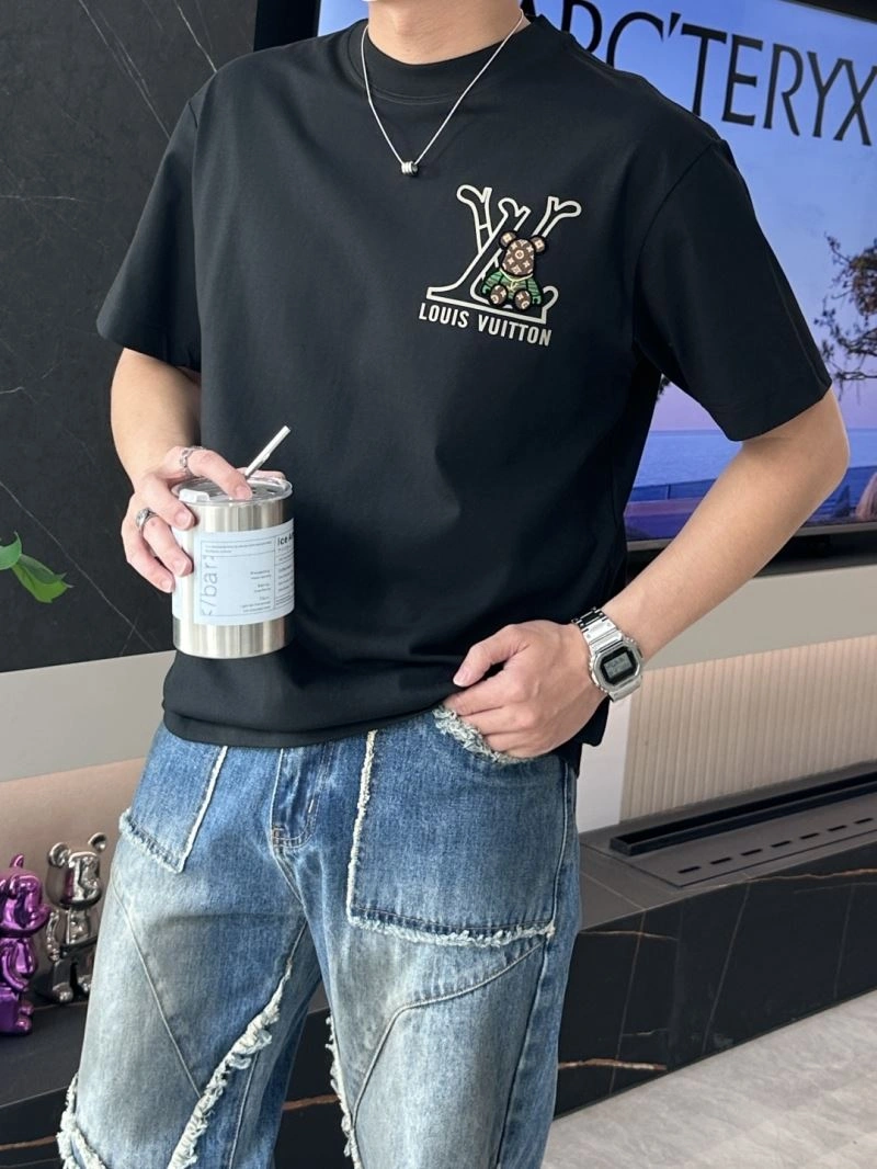 Affordable Louis Vuitton T-Shirts 135690