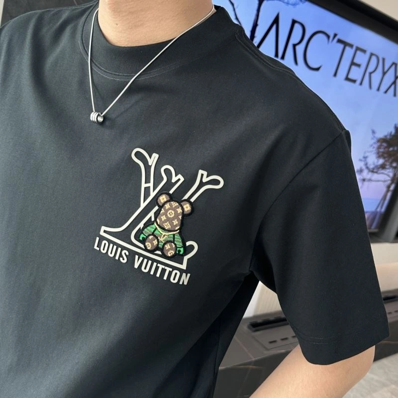 Affordable Louis Vuitton T-Shirts 135690