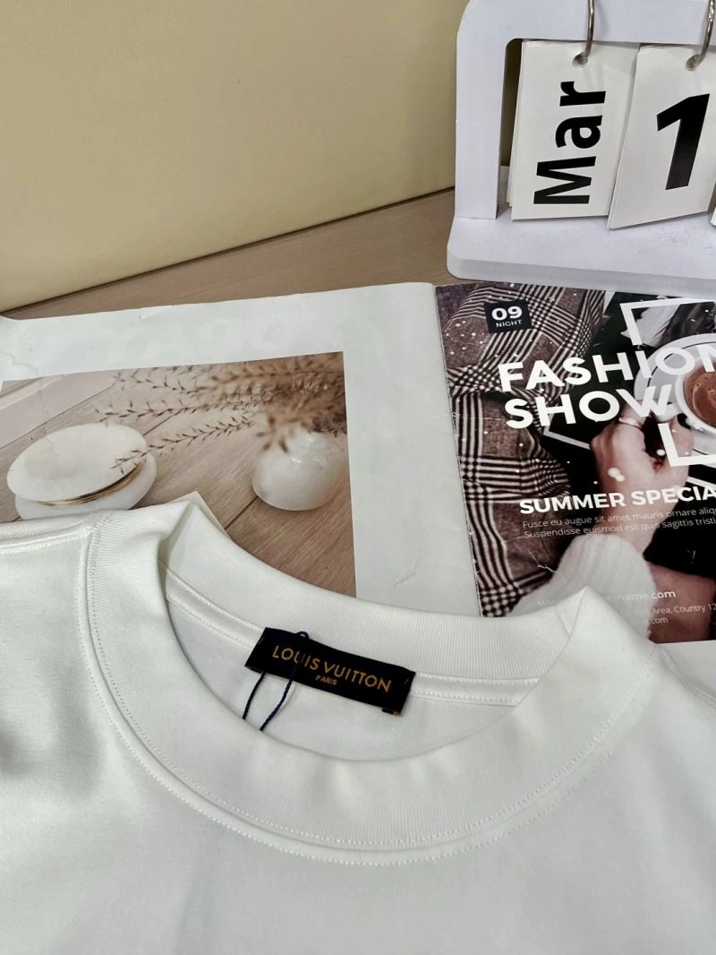 Bright Louis Vuitton T-Shirts 135685