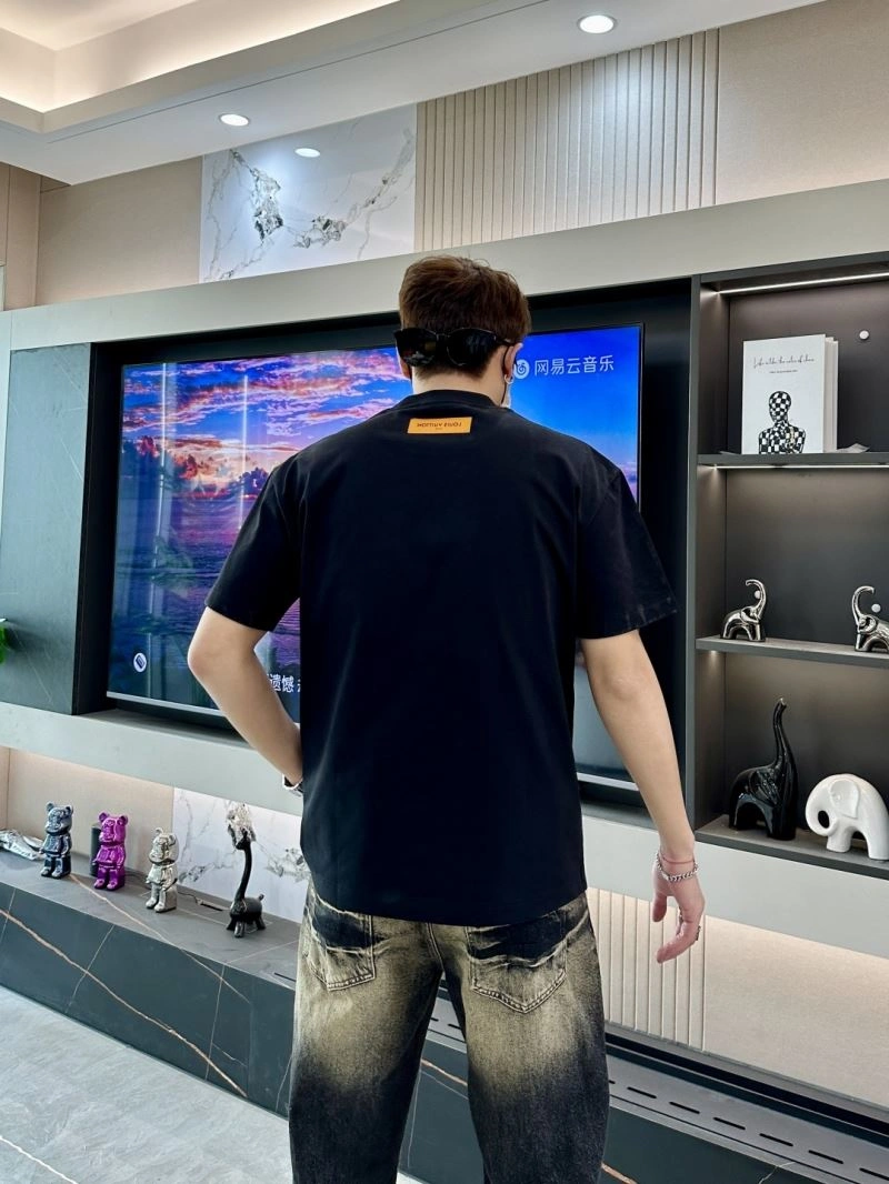 Louis Vuitton T-Shirts TimelessDesign 135680