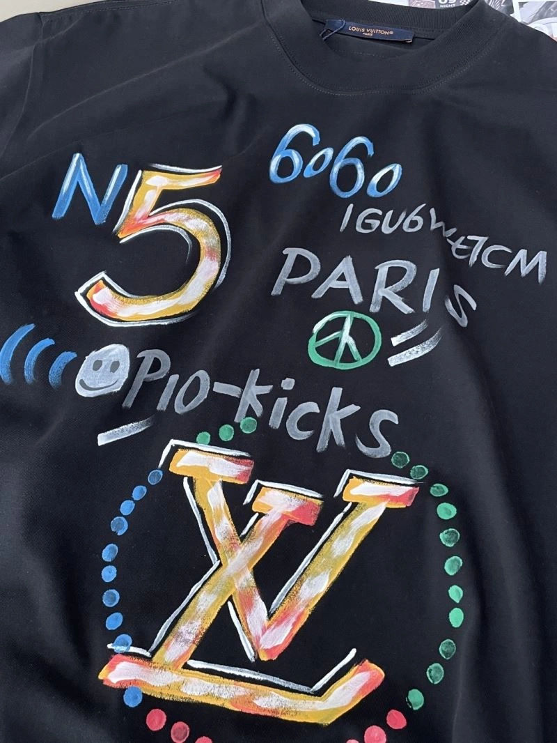Louis Vuitton T-Shirts TimelessDesign 135680