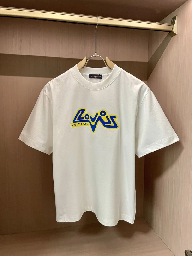 Tailored Louis Vuitton T-Shirts 135700