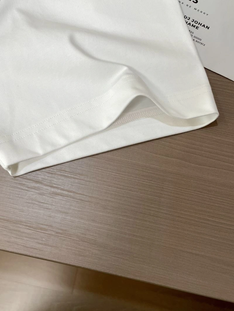 Tailored Louis Vuitton T-Shirts 135700