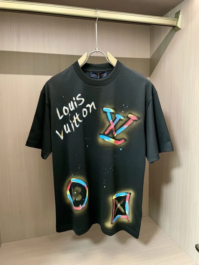 Elegant Louis Vuitton T-Shirts 135693