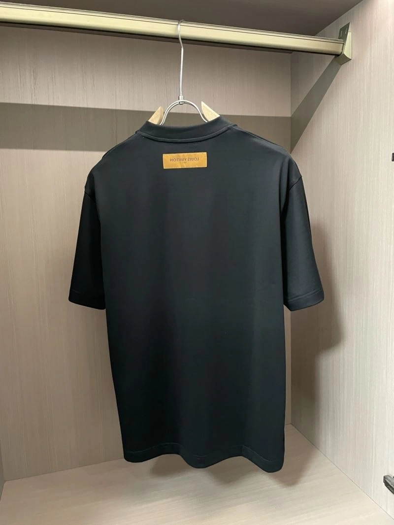 Elegant Louis Vuitton T-Shirts 135693