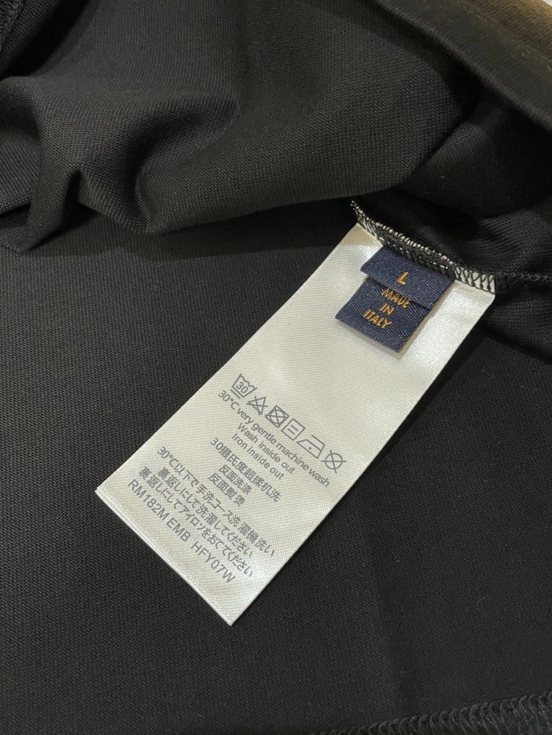 Elegant Louis Vuitton T-Shirts 135693