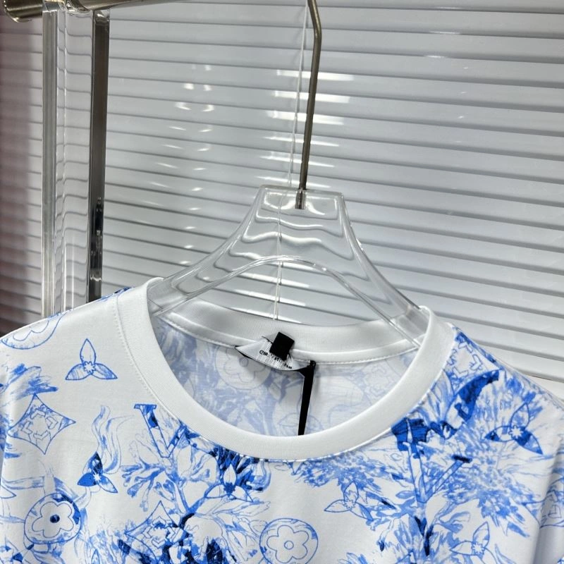 Louis Vuitton T-Shirts Cozy 135688