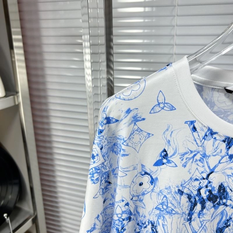 Louis Vuitton T-Shirts Cozy 135688