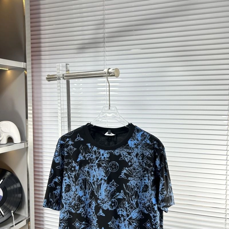 Louis Vuitton T-Shirts Casual 135701