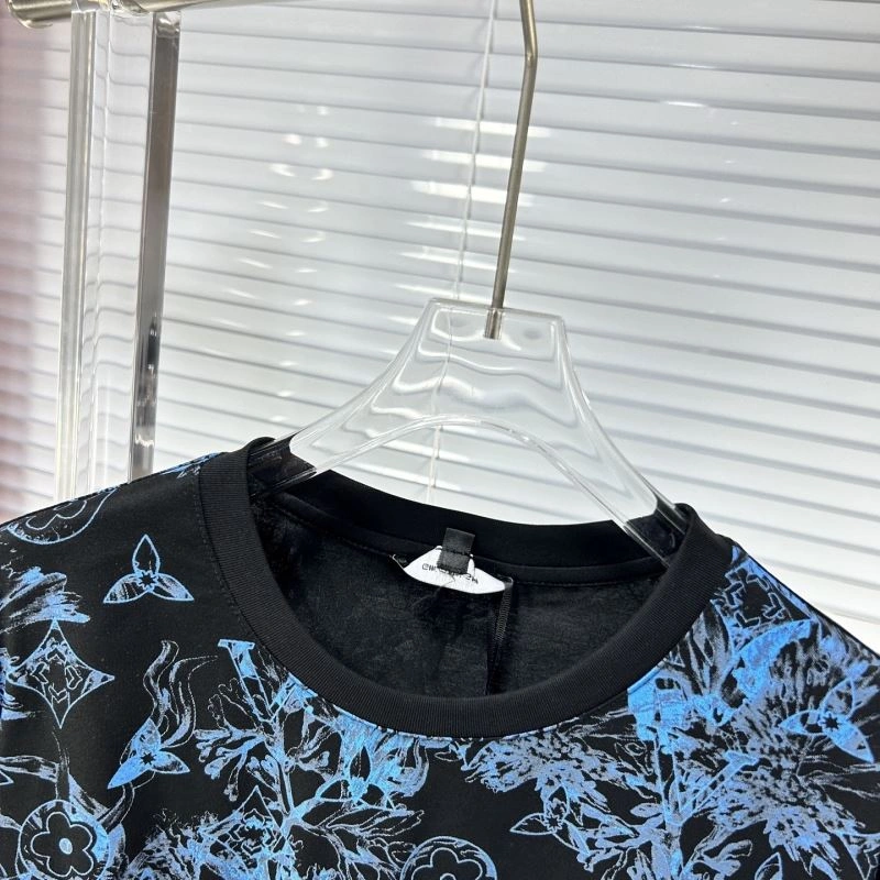 Louis Vuitton T-Shirts Casual 135701