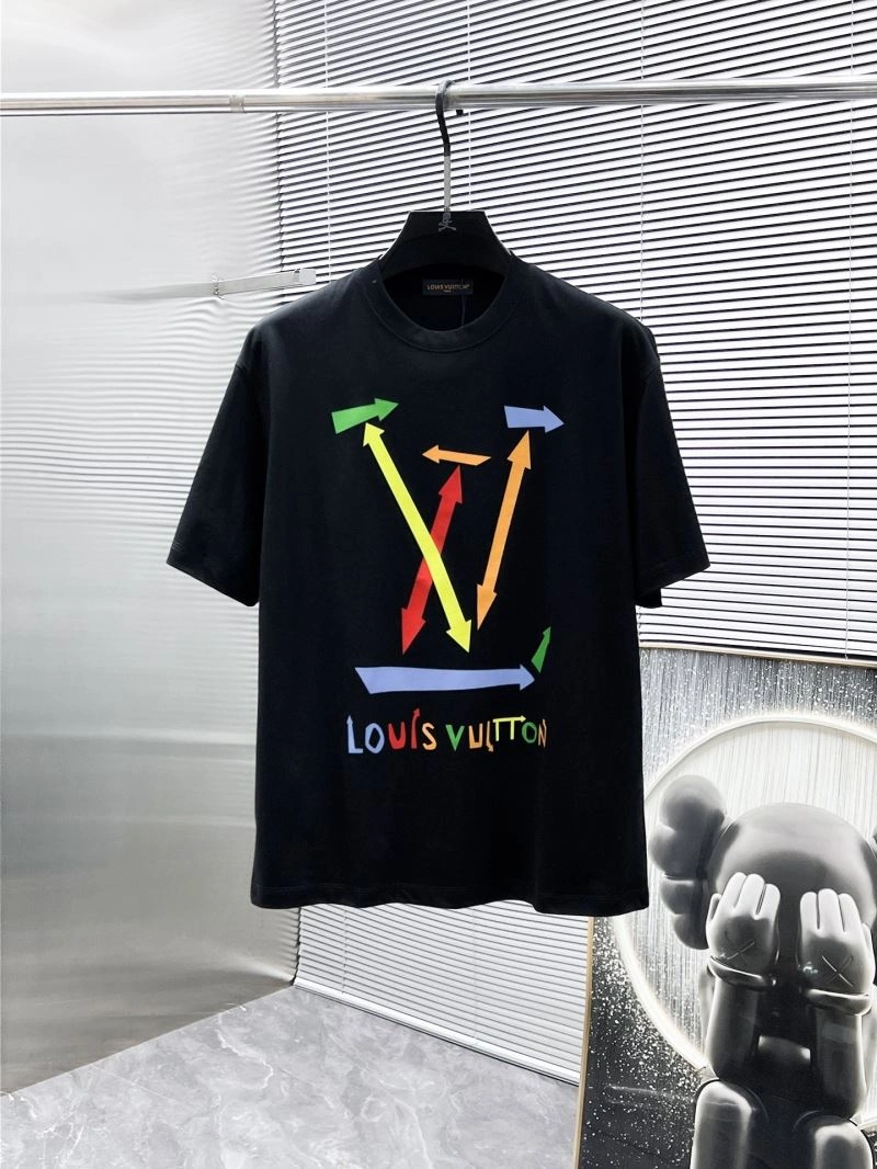 Louis Vuitton T-Shirts Casual 135689