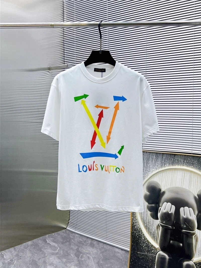 Louis Vuitton T-Shirts Casual 135689