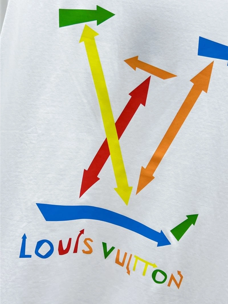 Louis Vuitton T-Shirts Casual 135689