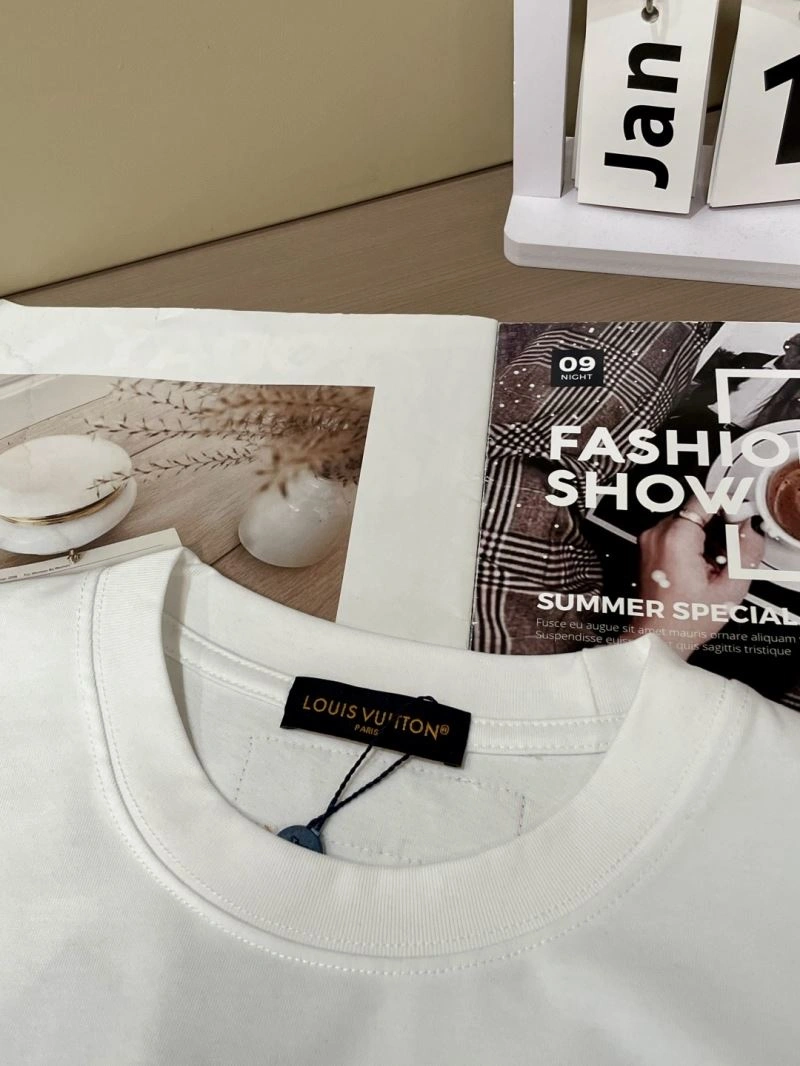 Attractive Louis Vuitton T-Shirts 135676