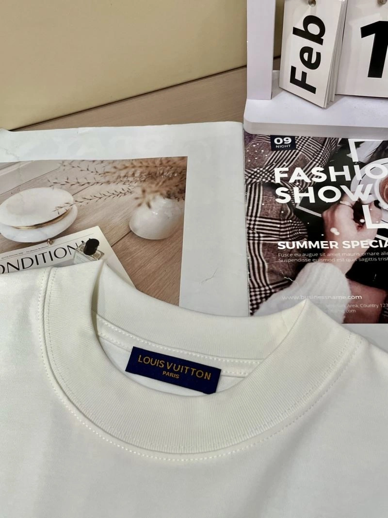 SmoothTexture Louis Vuitton T-Shirts 135673