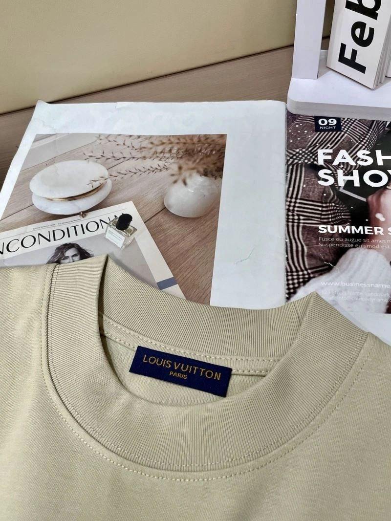 TravelReady Louis Vuitton T-Shirts 135672