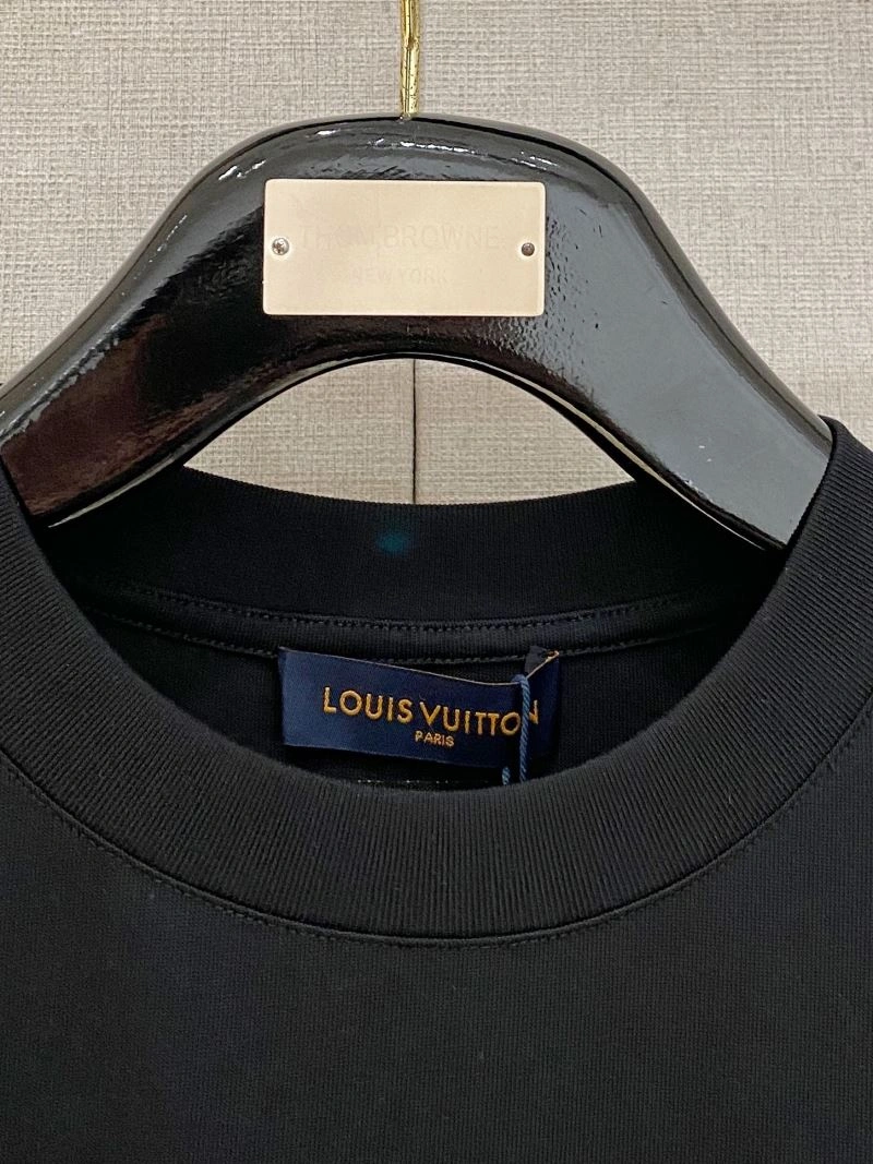 Louis Vuitton T-Shirts Youthful 135671