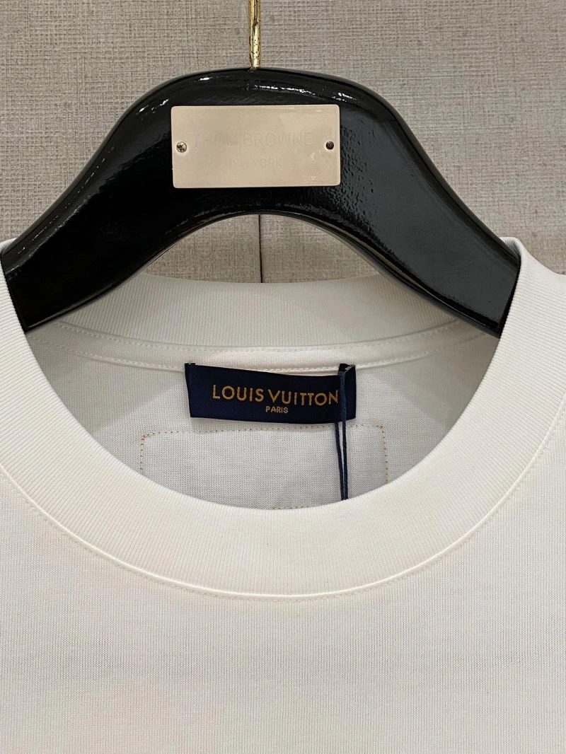 HighQuality Louis Vuitton T-Shirts 135670