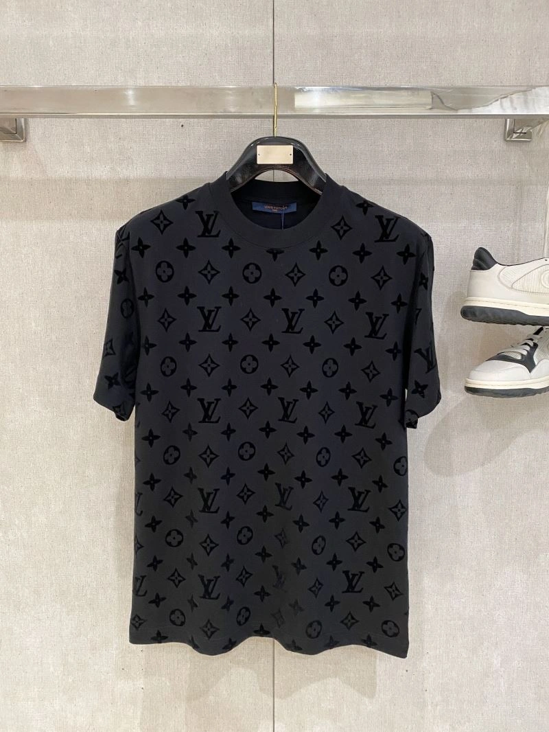 Tailored Louis Vuitton T-Shirts 135656