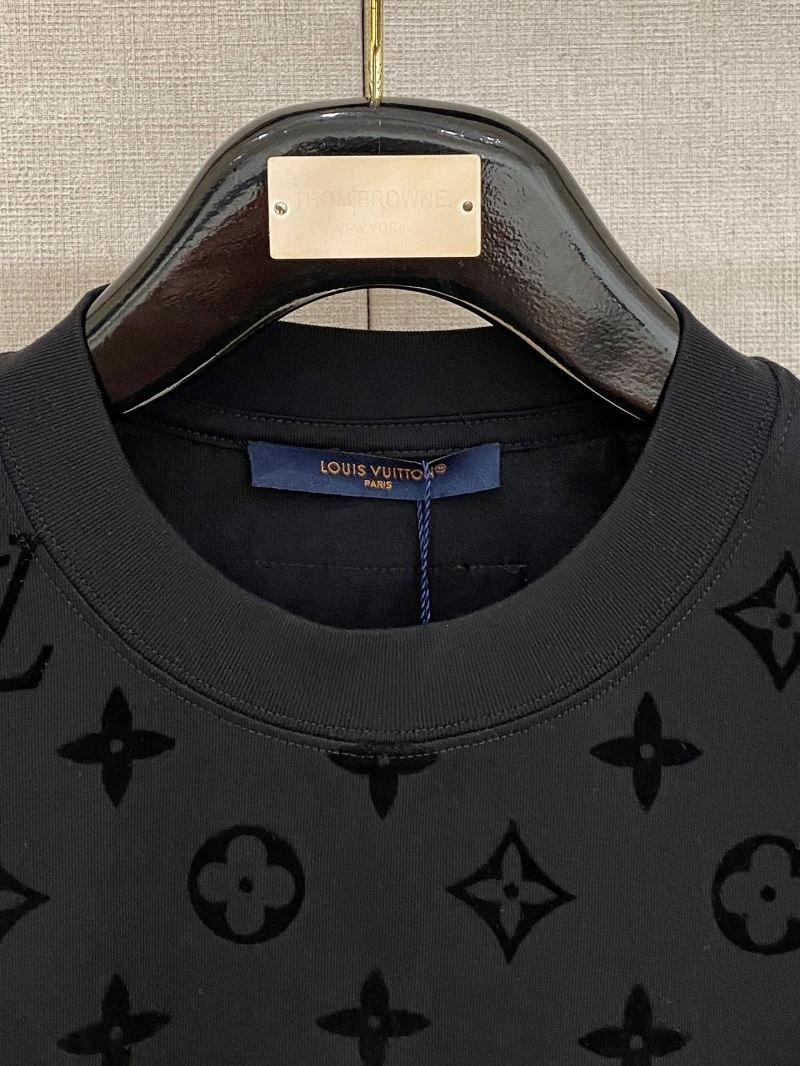 Tailored Louis Vuitton T-Shirts 135656