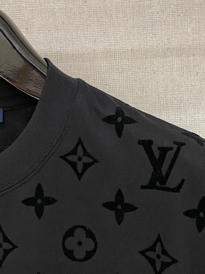 Tailored Louis Vuitton T-Shirts 135656