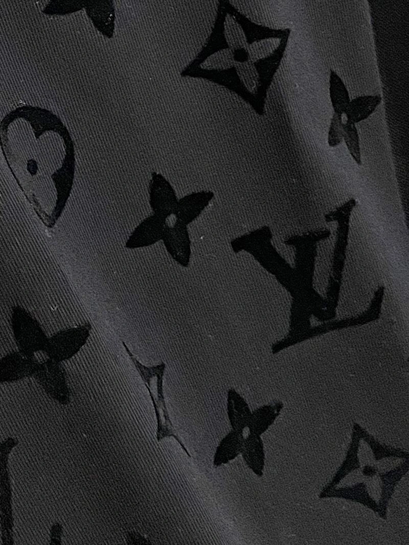 Tailored Louis Vuitton T-Shirts 135656