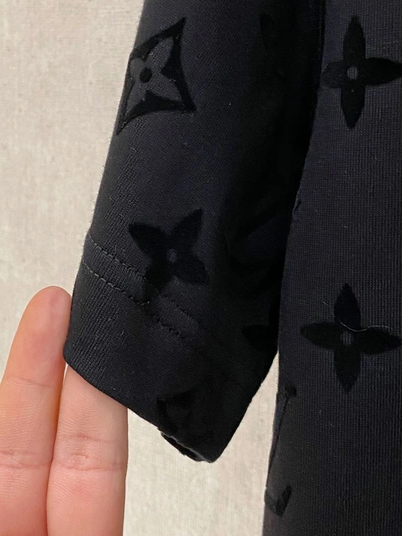 Tailored Louis Vuitton T-Shirts 135656