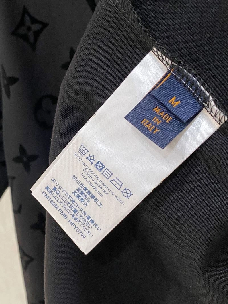 Tailored Louis Vuitton T-Shirts 135656