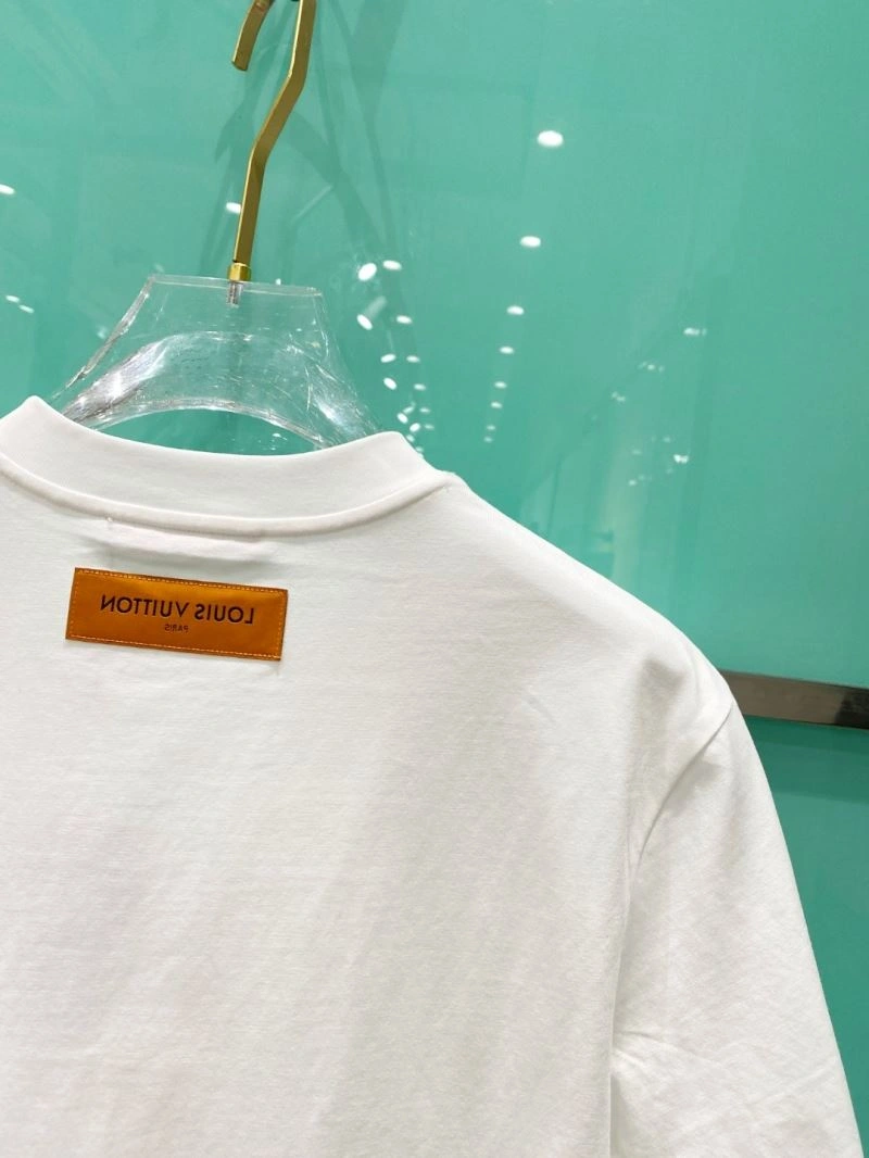 Louis Vuitton T-Shirts WeatherProof 135642