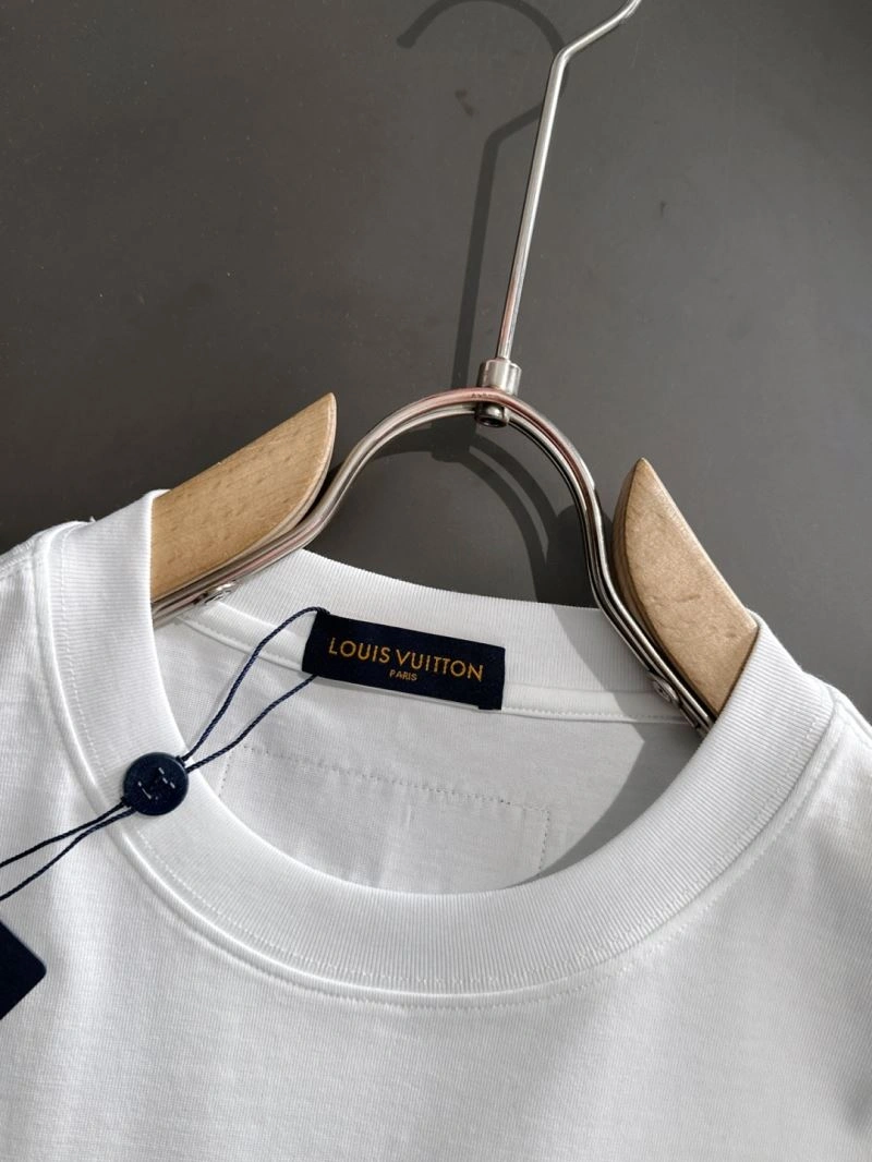 Louis Vuitton T-Shirts Flexible 135639