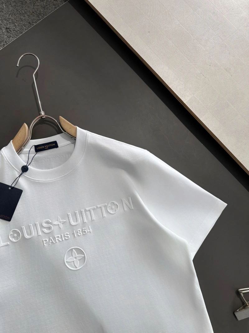 Louis Vuitton T-Shirts Flexible 135639