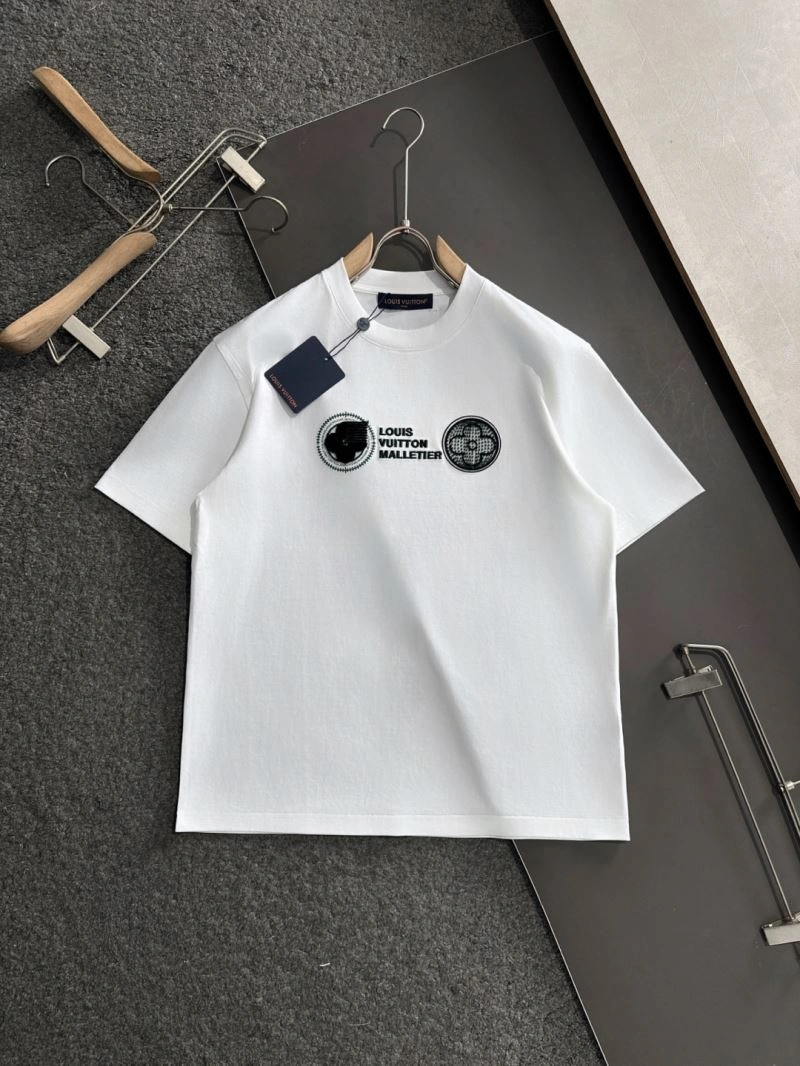 Louis Vuitton T-Shirts Sporty 135635