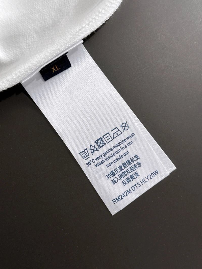 Louis Vuitton T-Shirts Sporty 135635
