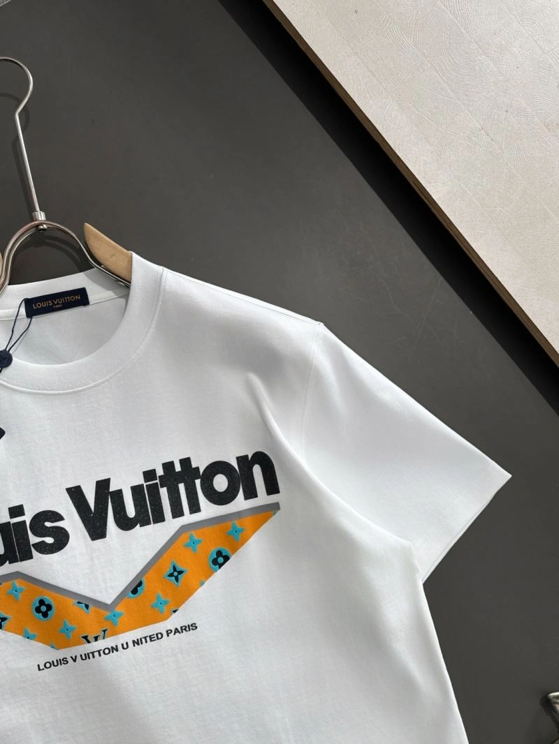 Versatile Louis Vuitton T-Shirts 135649