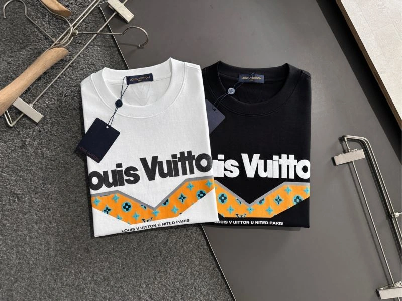 RelaxedFit Louis Vuitton T-Shirts 135665