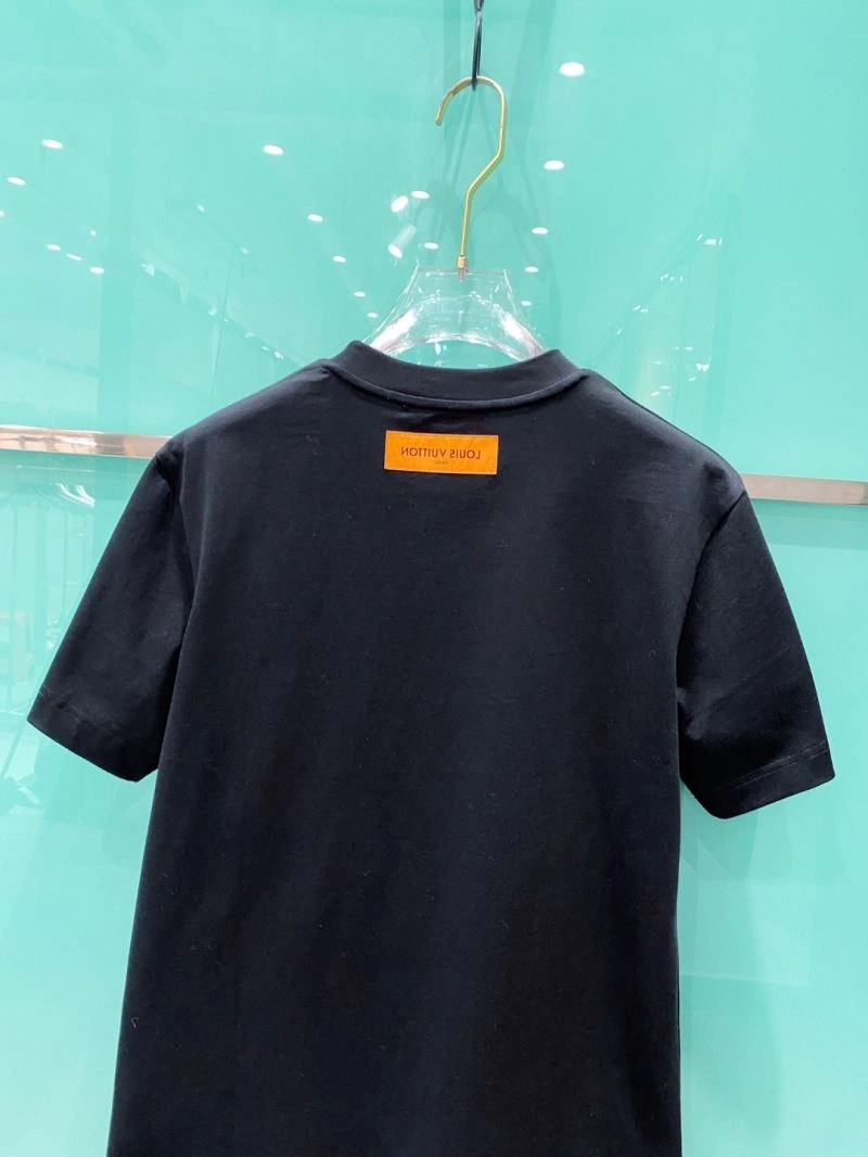 Louis Vuitton T-Shirts FashionForward 135652
