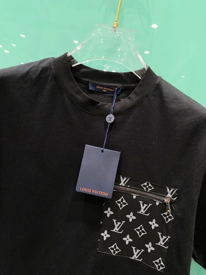 Louis Vuitton T-Shirts FashionForward 135652