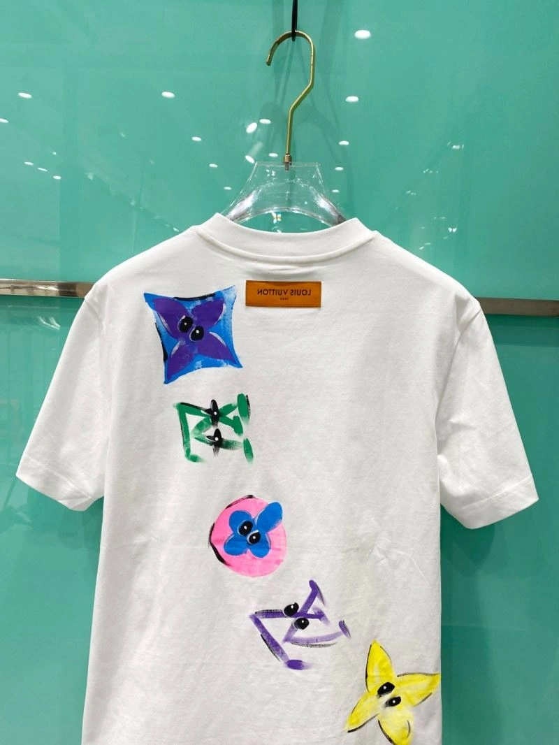 Stylish Louis Vuitton T-Shirts 135655