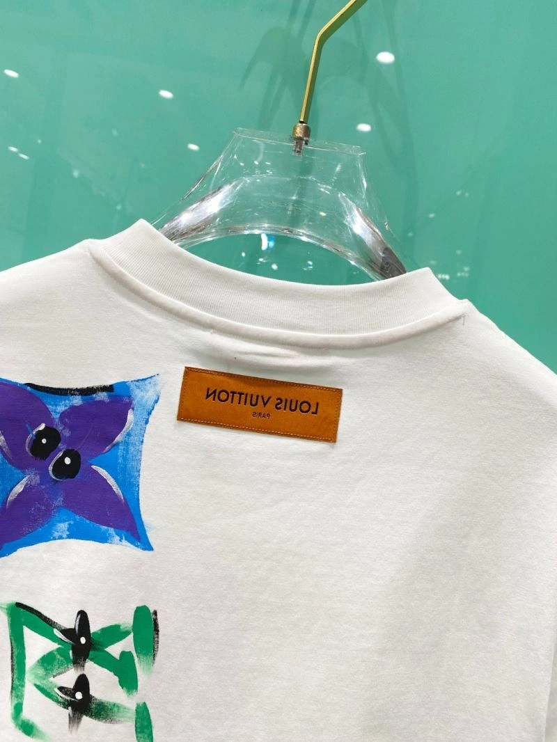 Stylish Louis Vuitton T-Shirts 135655