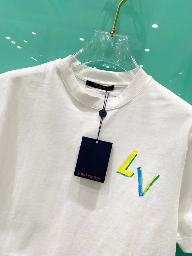 Stylish Louis Vuitton T-Shirts 135655